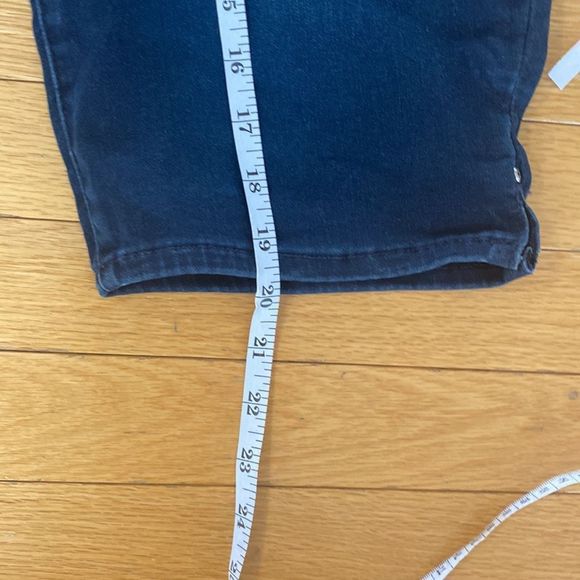 🔴 2 for $25 Gloria Vanderbilt Avery total contour cropped jeans - Picture 12 of 14